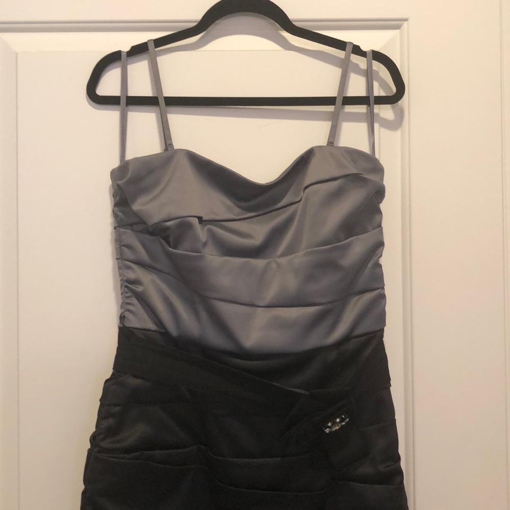 Fitted strapless dress